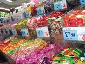 散裝糖果缺標(biāo)示 食品安全背后的隱憂